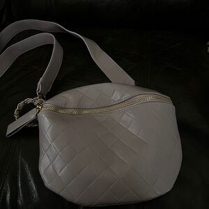 Elegant Lavender Woven Shoulder Bag